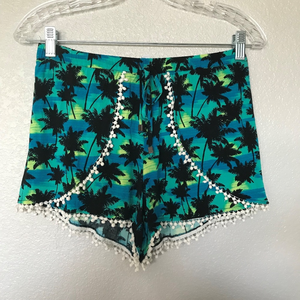 BONGO fun & flirty shorts; size medium